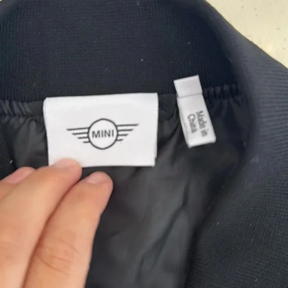 Mini - Picture 3 of 6